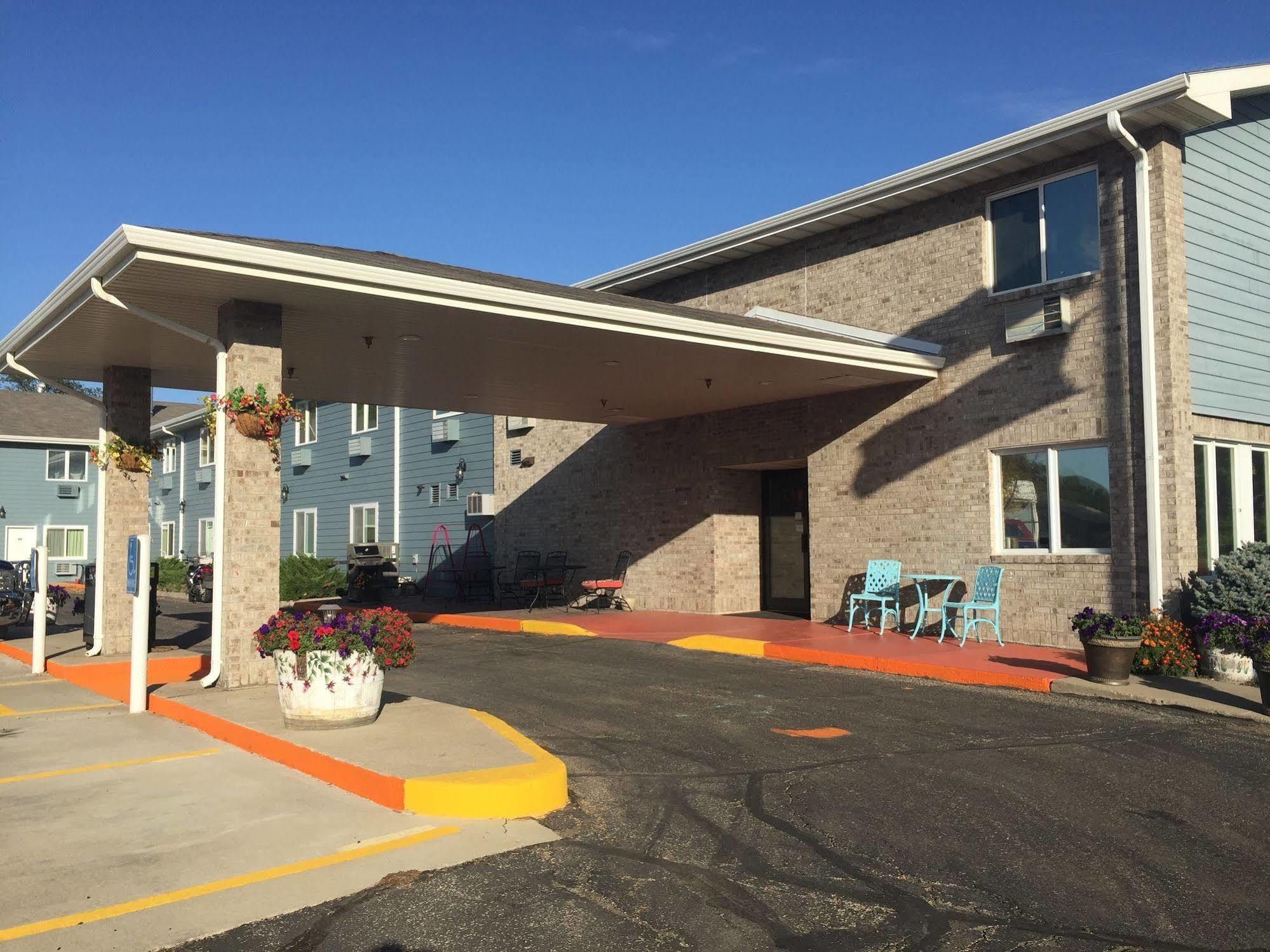 Governors Inn A Travelodge By Wyndham Pierre Esterno foto